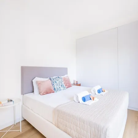 Apartment In Portimao Near Praia Do Vau Apartment *